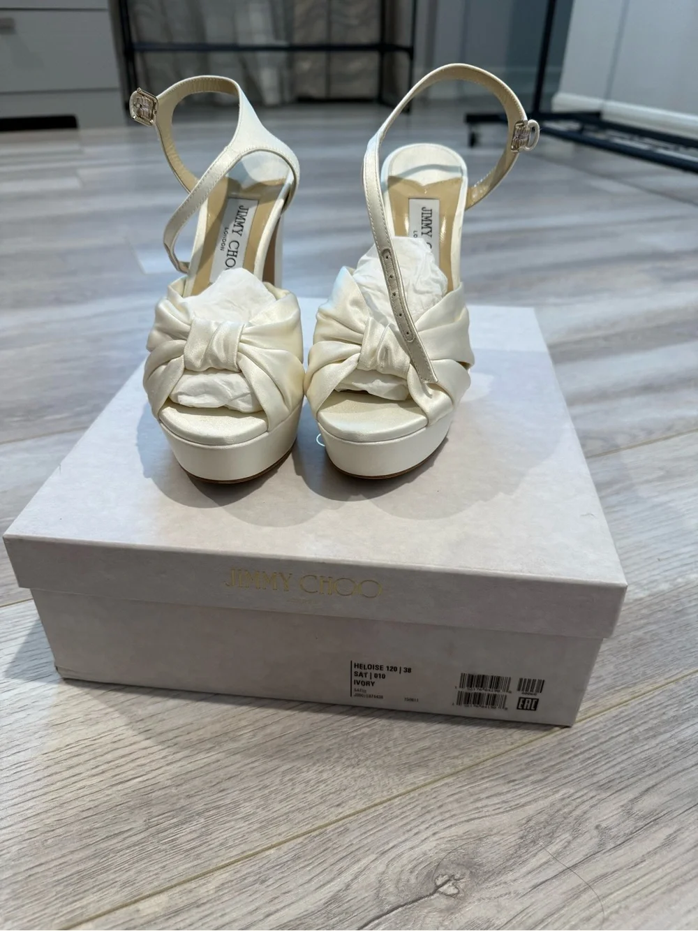 Jimmy Choo Heloise - Picture 2 of 8